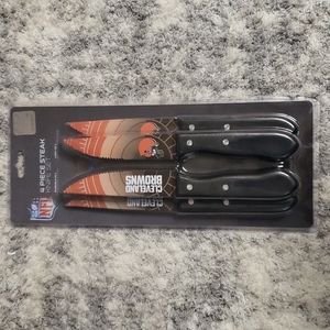 CLEVELAND BROWNS 4 PC STEAK KNIFE SET. AUTHENTIC NFL